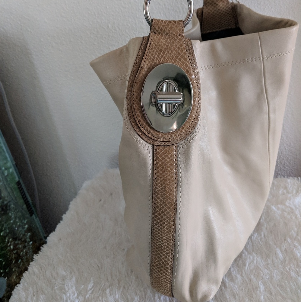 Coach Shoulder Bag - Picture 2 of 8